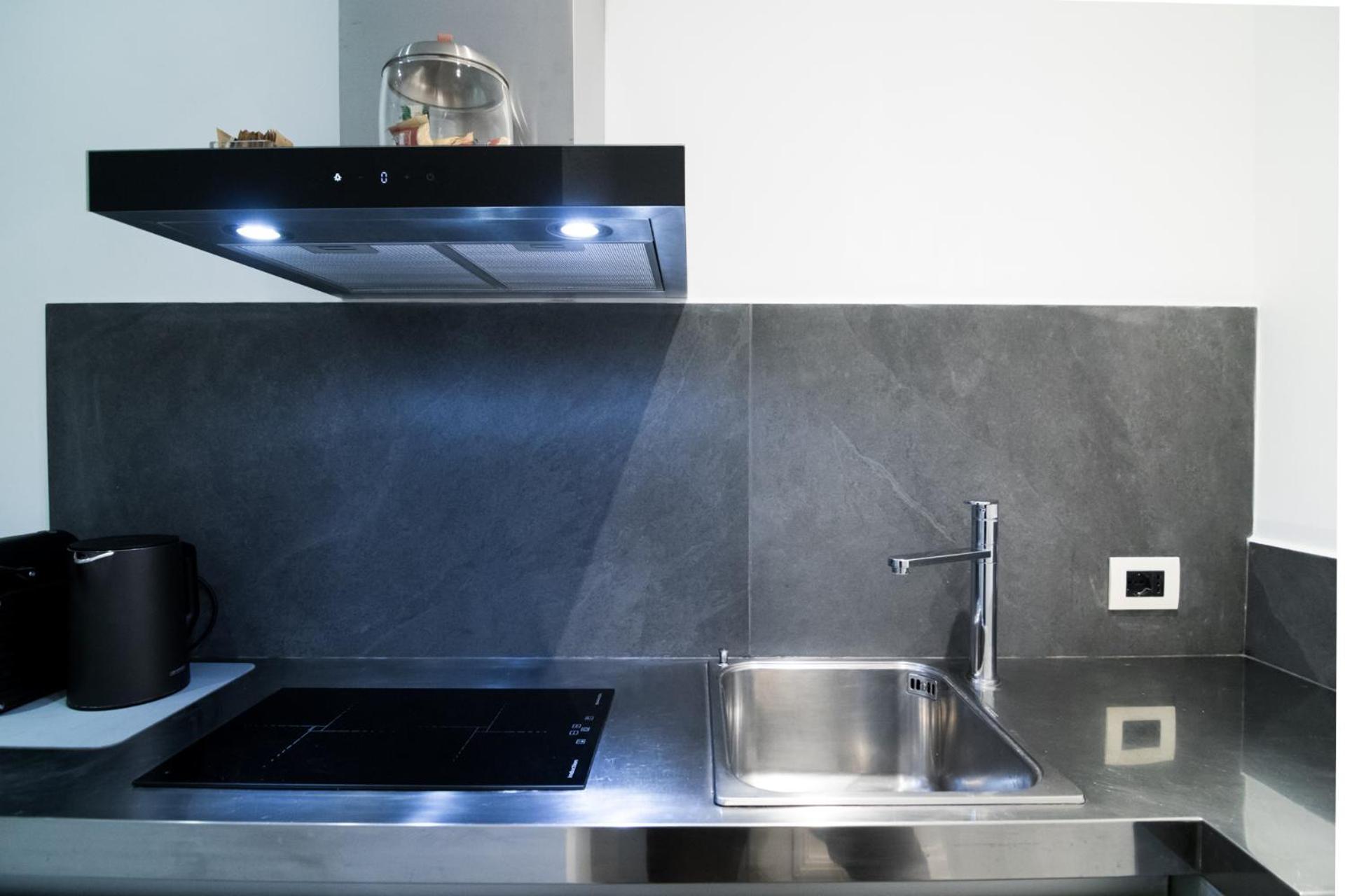 Viam 16B Suites Рим Екстер'єр фото