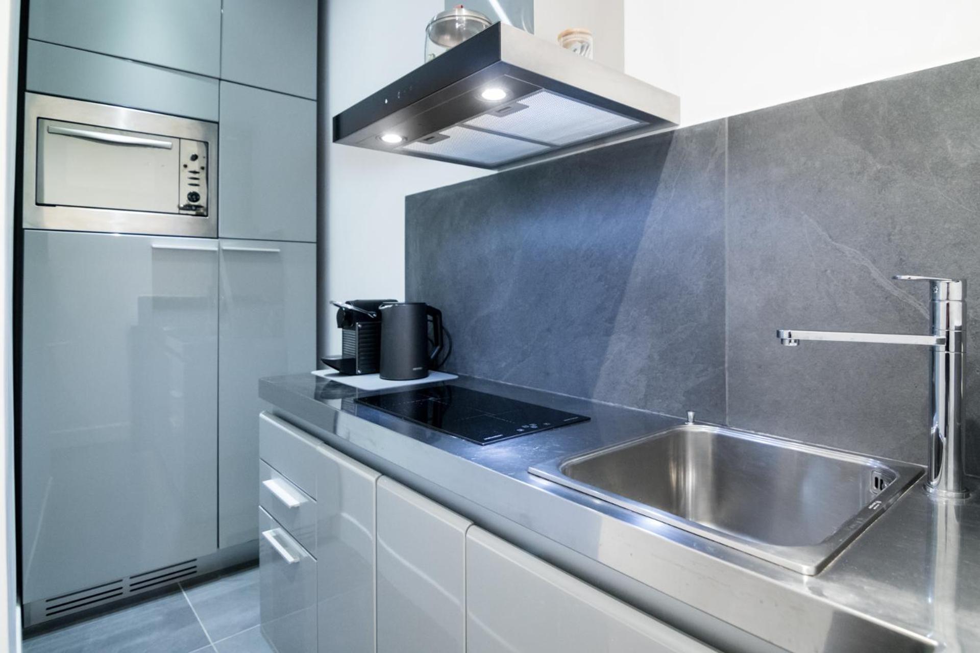Viam 16B Suites Рим Екстер'єр фото